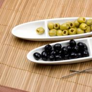 The benefits and harms of olives for the body