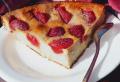 Nejúspěšnější recepty na tvarohové koláče s jahodami Tvarohová jídla s čerstvými jahodami recepty