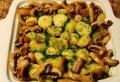 오븐에 버섯을 곁들인 감자 : Maria Kulikova의 레시피 오븐에 버섯을 곁들인 감자 조림